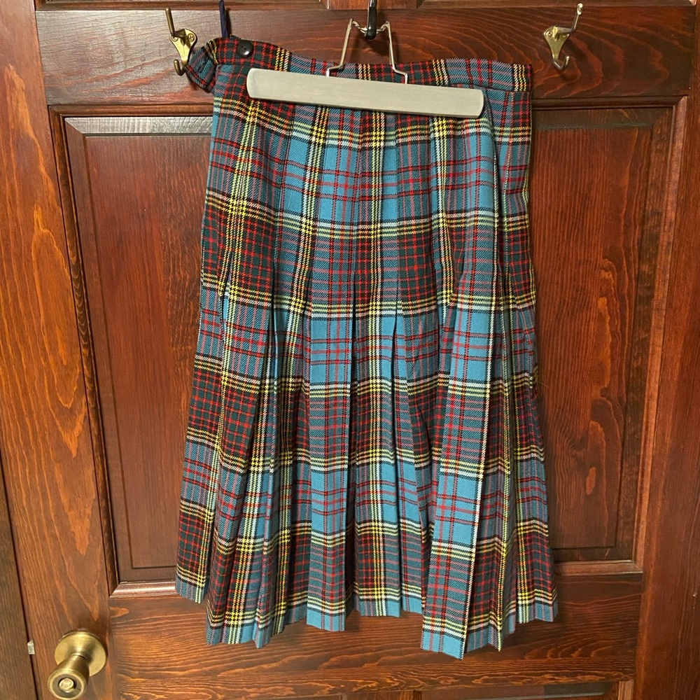 Bloomingdale’s Plaid Wool Skirt. *made in Scotland*